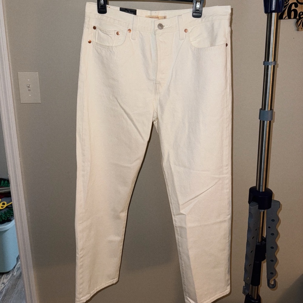 Levi’s Straight Leg Jeans